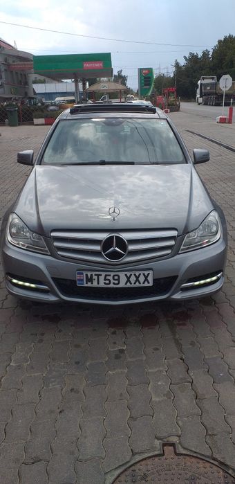 Dezmembrez Mercedes c220 c350 packet amg usa caroserie w204 facelift b