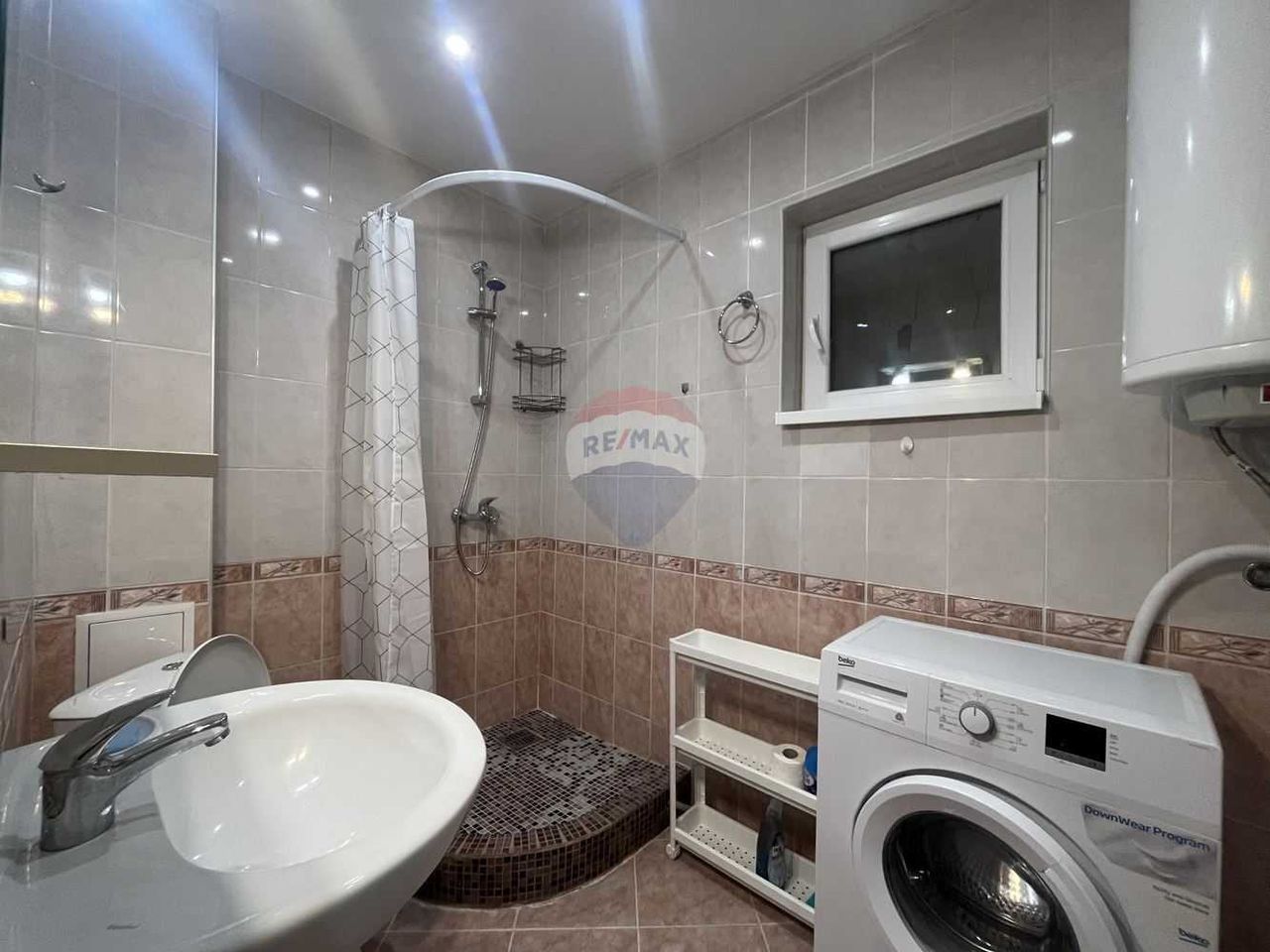 Продава се Двустаен апартамент в Бяла - 67 кв.м за 941 €/кв.м - Снимка #13