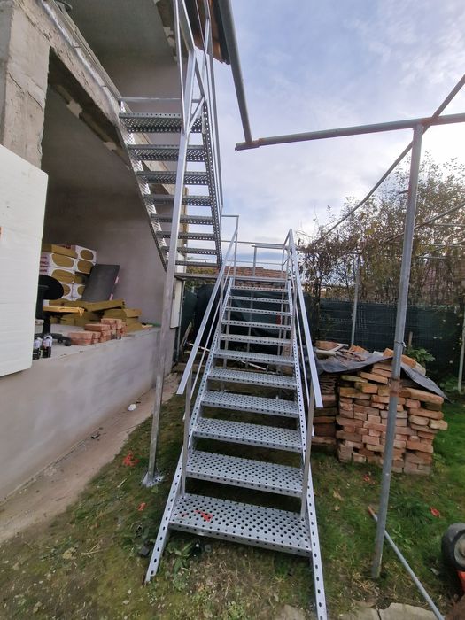 Scari metalice galvanizate