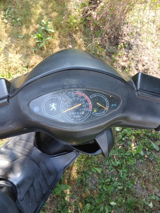 Vând scuter în 4 timpi motor de 80cc cu acte