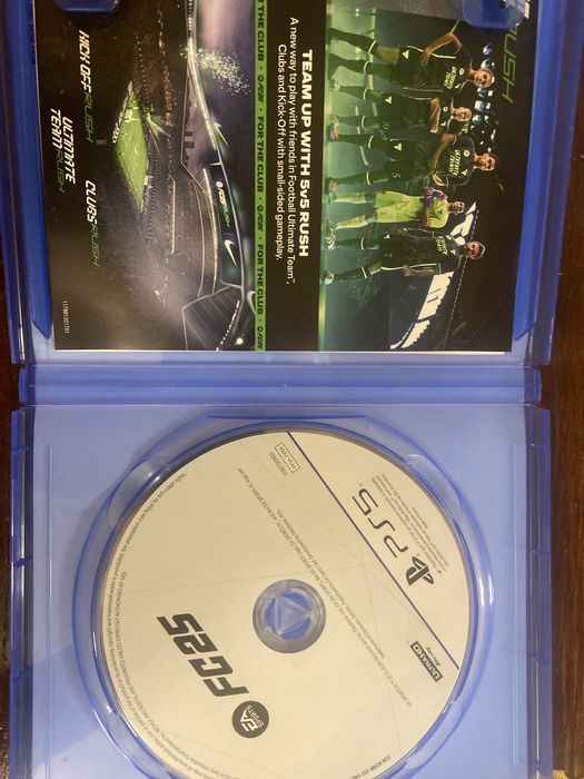 Игровой диск FC 25 на PlayStation 5