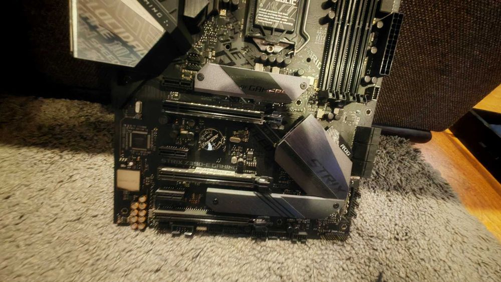 Дънна платка ASUS ROG Strix Z390-E Gaming WIFI