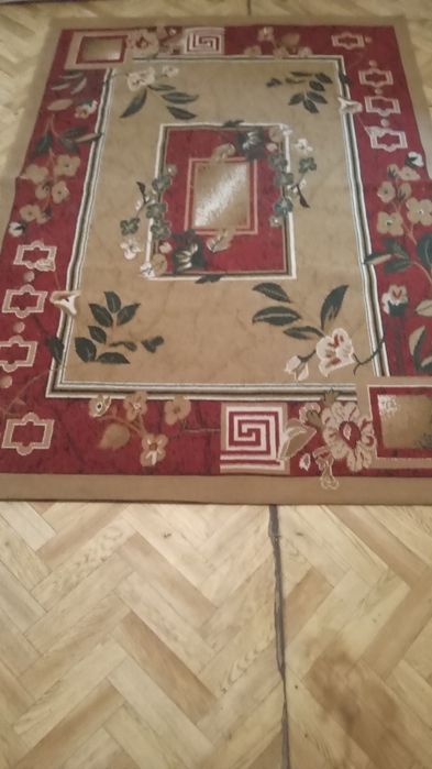 Продам 2 паласа ,размер 2,20 ×1,40 зелёный, ,красный 2×1,40