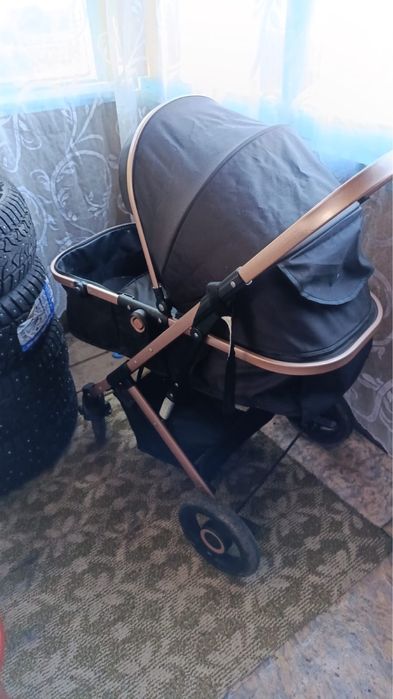 Коляска срочно продам
