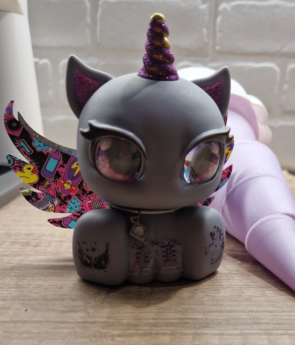 Сладолед с изненадваща фигура на еднорог Unicones 10 лв