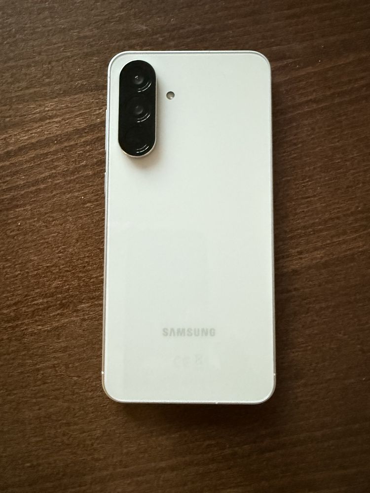 Samsung A56 5G Като нов!