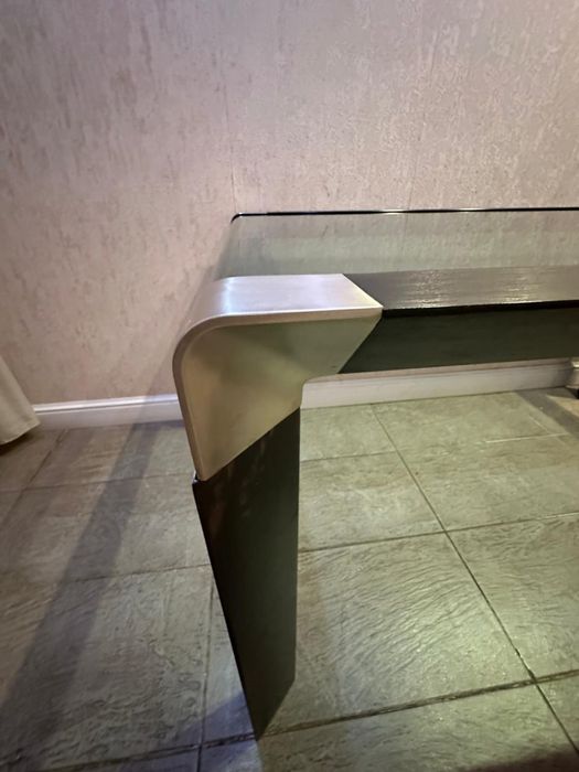 Стол для гостиной