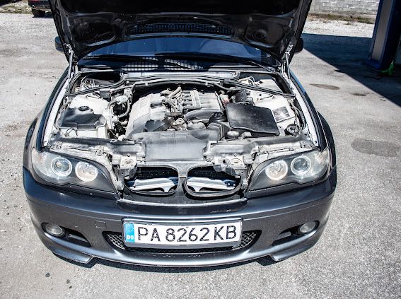 BMW 320 купе индивидуален цвят и м пакет