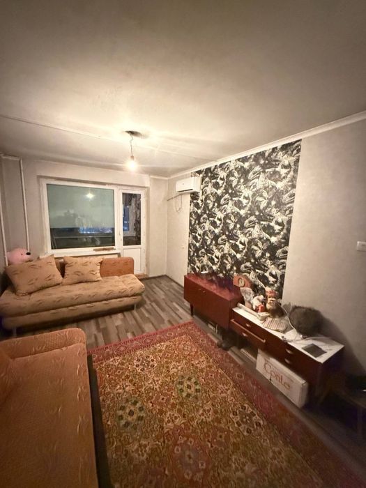 Продаю 1 комн квартиру  на 8м микр