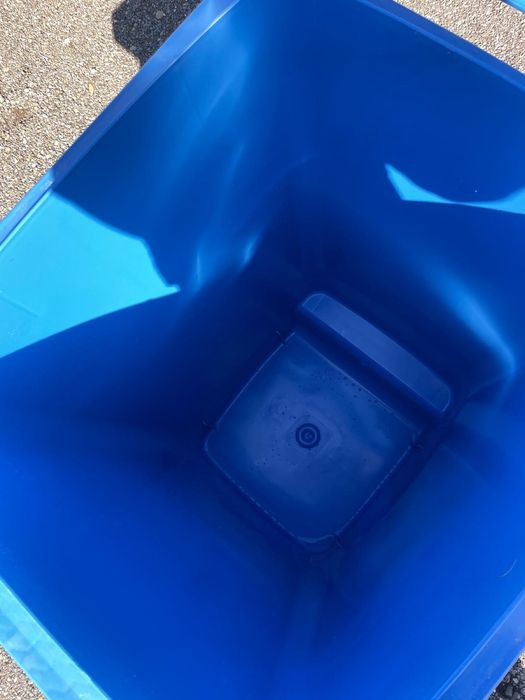 Tomberon / pubelă de gunoi 240 L NOU , culoare negru sau albastru