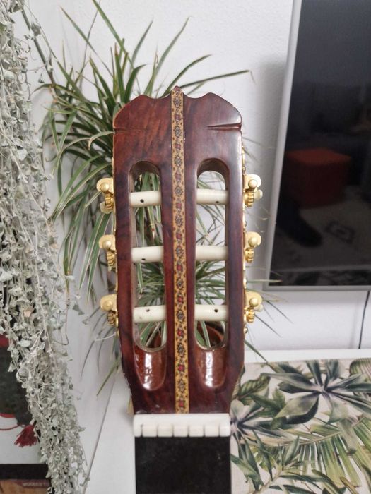 Vand chitara classica Hondo II H320A, necesita corzi