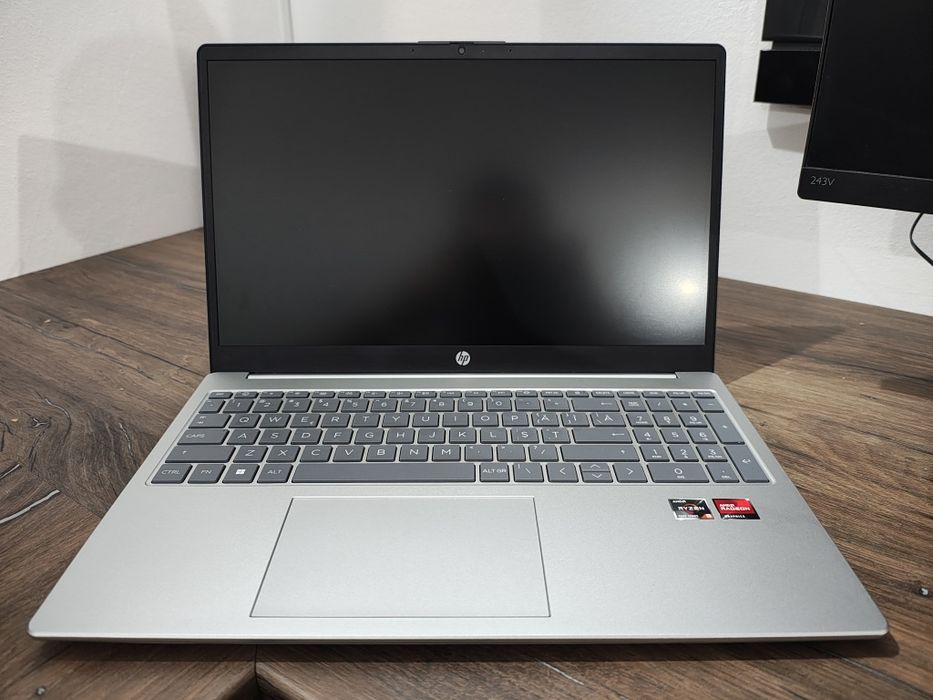 Vând Laptop HP 15-fc0018nq