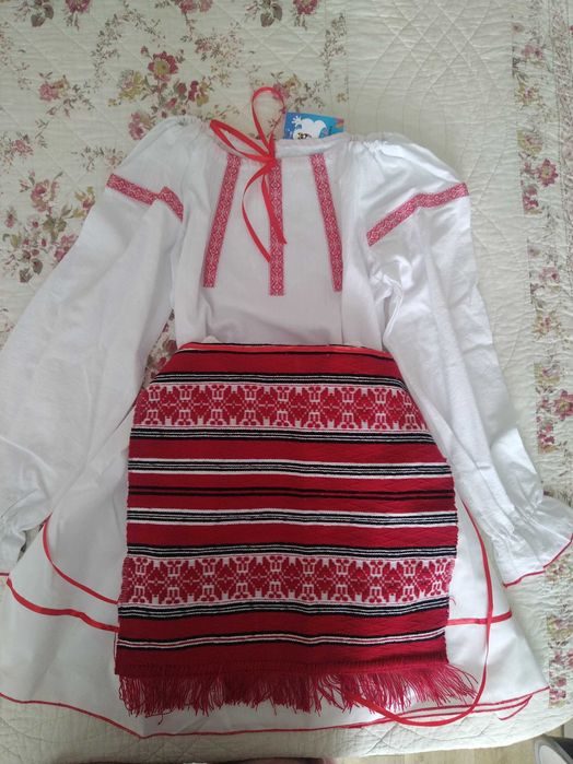 Costum popular pentru fete