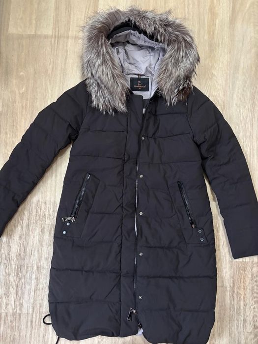 Продам женская куртка в отличном состоянии размер 44