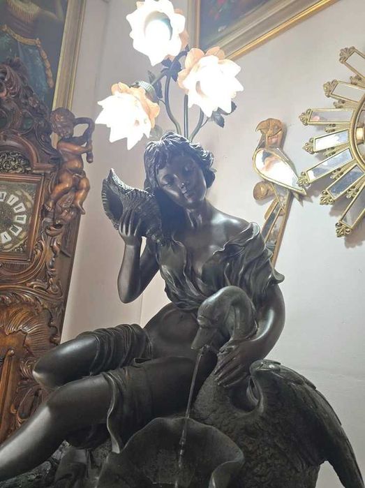 Fântână arteziană decorativă cu lampă, stil Art Nouveau
