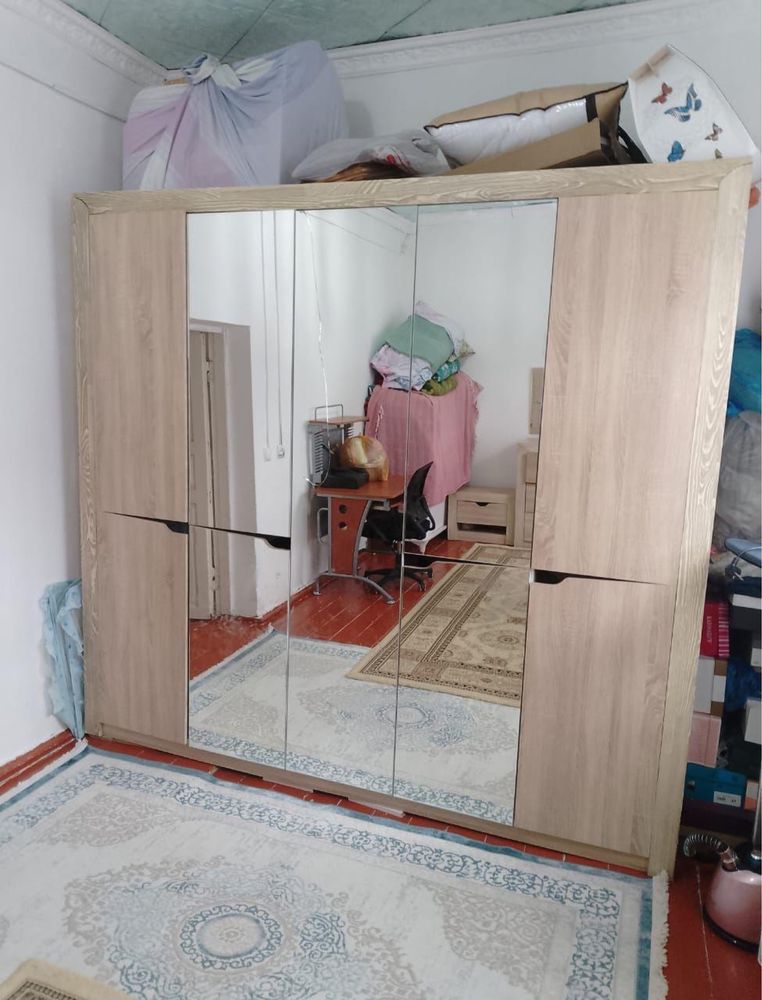 Продается спальный гарнитур