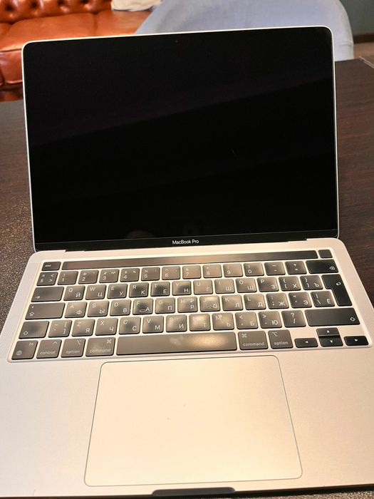 Продам MacBook Pro 13 M2