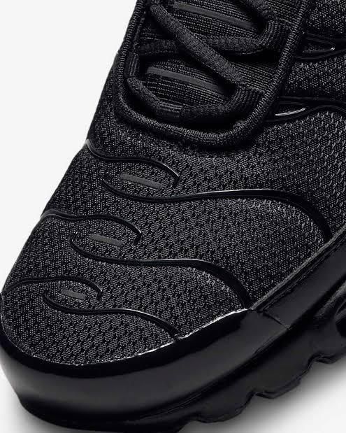 Nike TN triple black