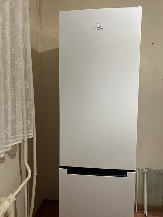 Холодильник INDESIT