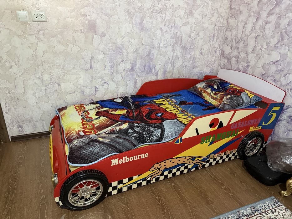 Кровать в отличном состояний