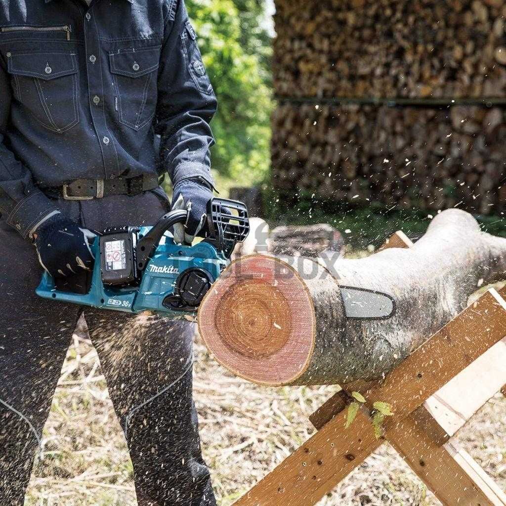 -44% Безчетков верижен трион Makita DUC353Z, 36V, 3/8", 35 см