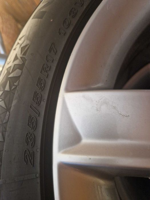 Комплект гуми с джанти 235/55/17