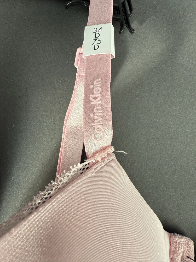 Оригинален сутиен в розово Calvin Klein /75D/