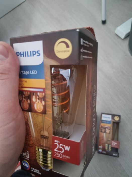 Set 4 becuri LED Philips dimabile vintage