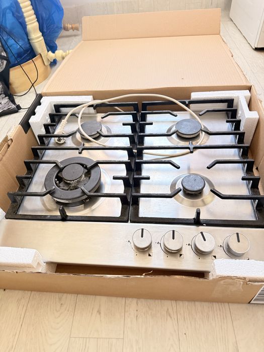 Продам газ газовую поверхность с доставкой отлично работает