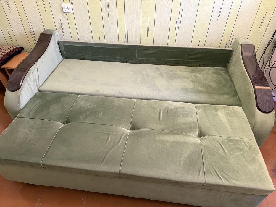Продам диван в отличном состоянии.