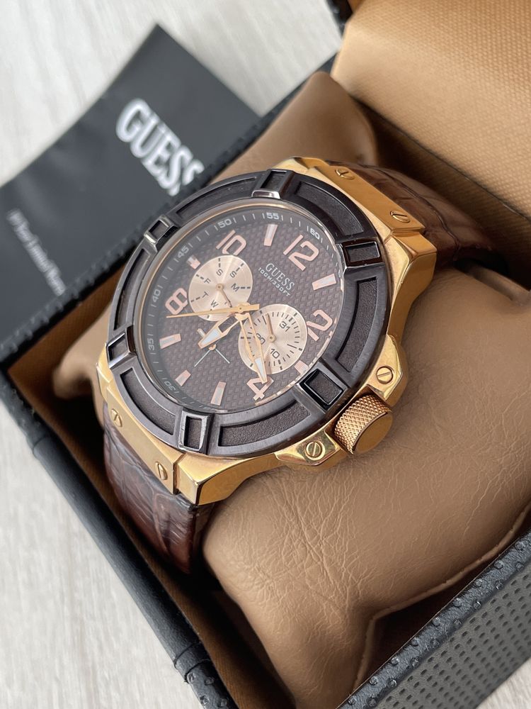 Часовник Guess U0040G3