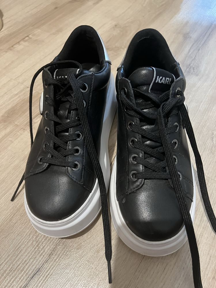 Продавам сникърси Kalr Lagerfeld