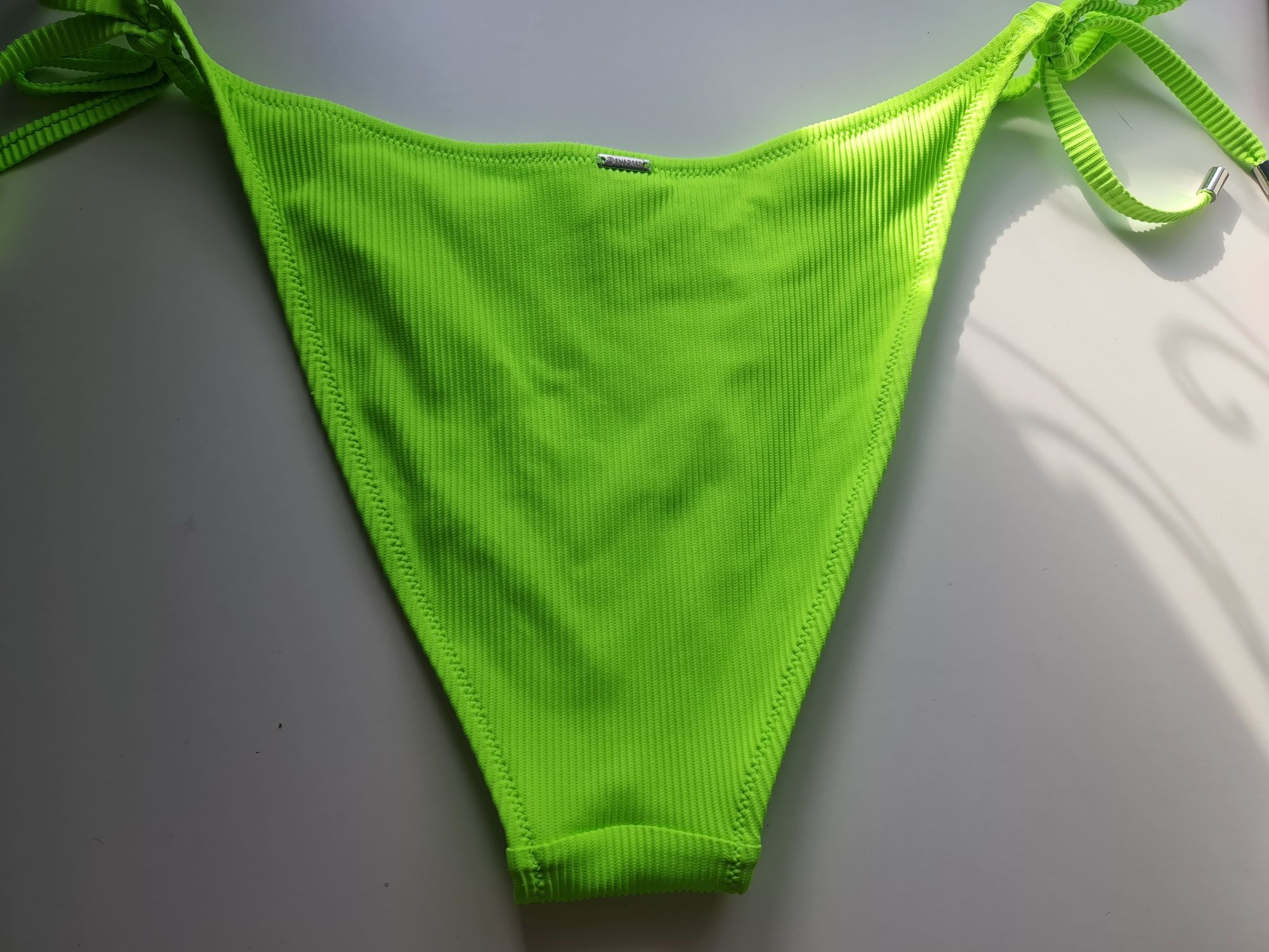 Bikini verde neon