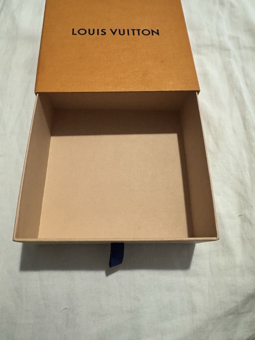 Кутия Louis Vuitton