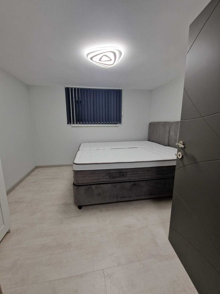 Дава се под наем Тристаен апартамент в Варна, Образцов дом - 80 кв.м за 453.9 € - Снимка #15