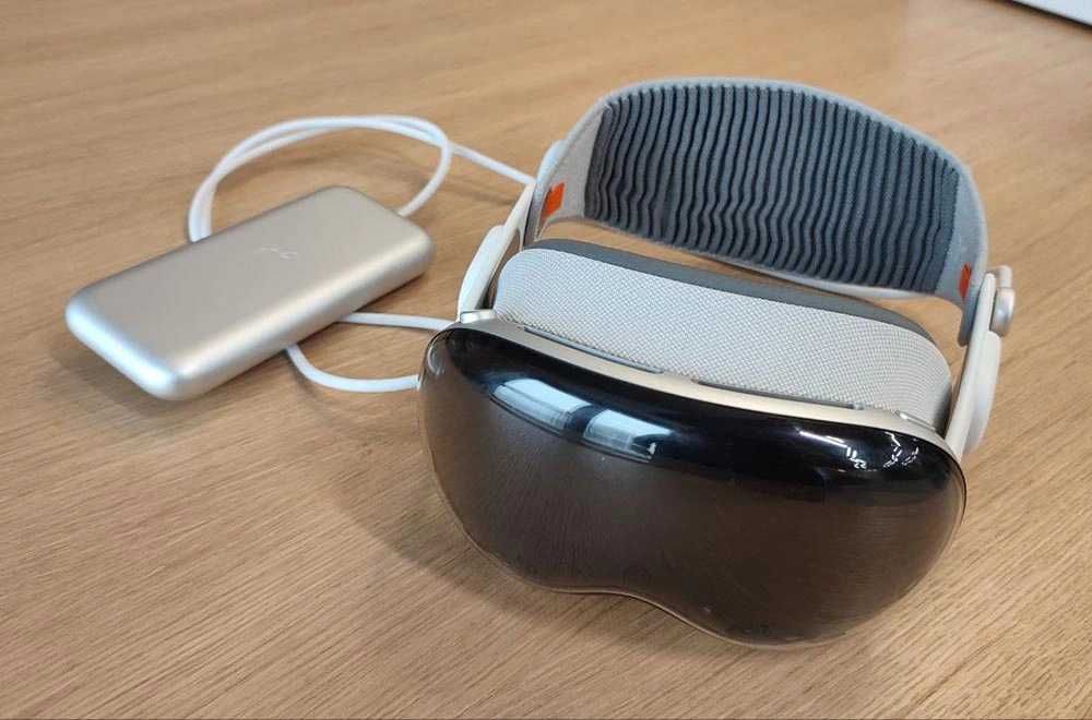 Apple Vision PRO 256-GB (В Отличном Состояние)