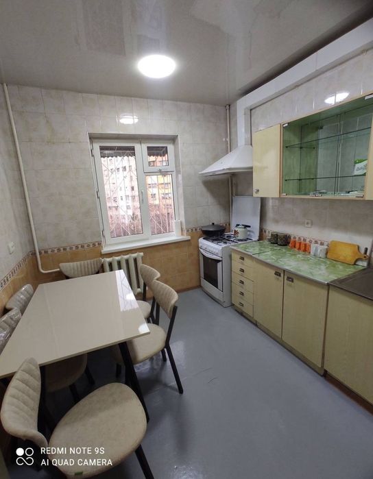 Срочный сдаётся квартира жарарик махалла 4 хоналий 550$ есть передапла