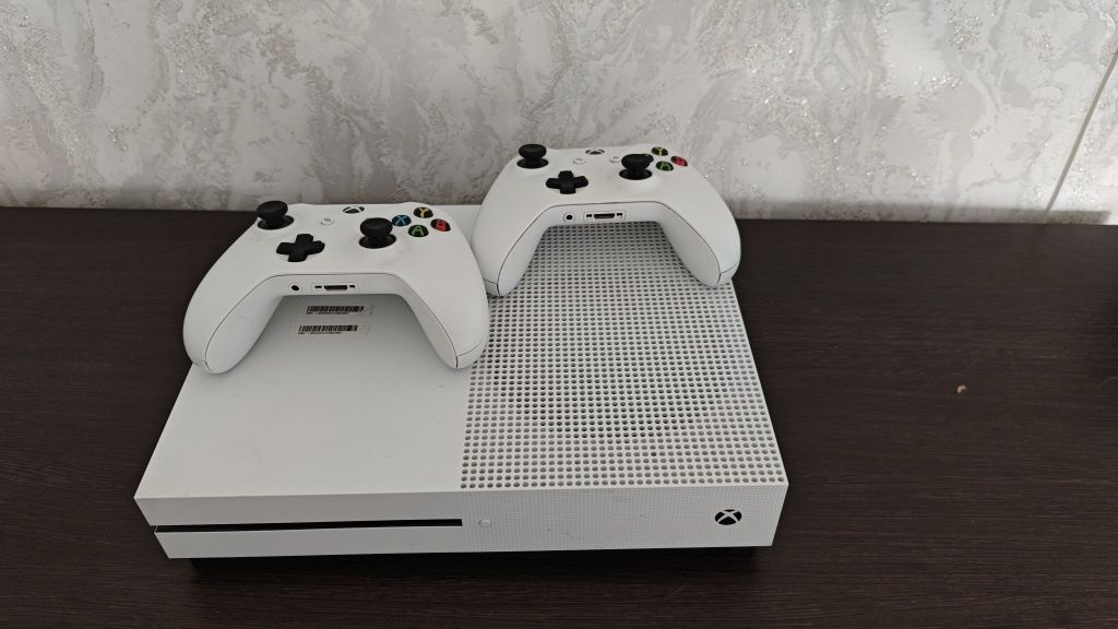 Xbox one s 2 геймпада