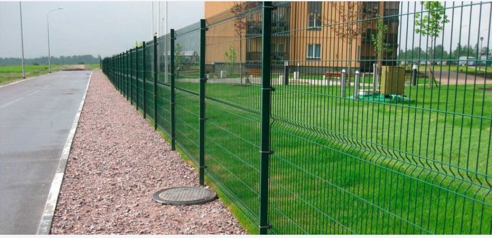 Împrejmuiri garduri