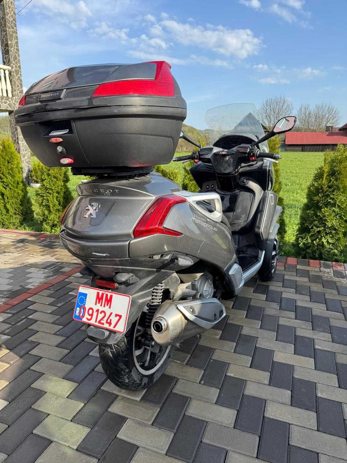 Peugeot Metropolis | Piaggio Yourban MP3