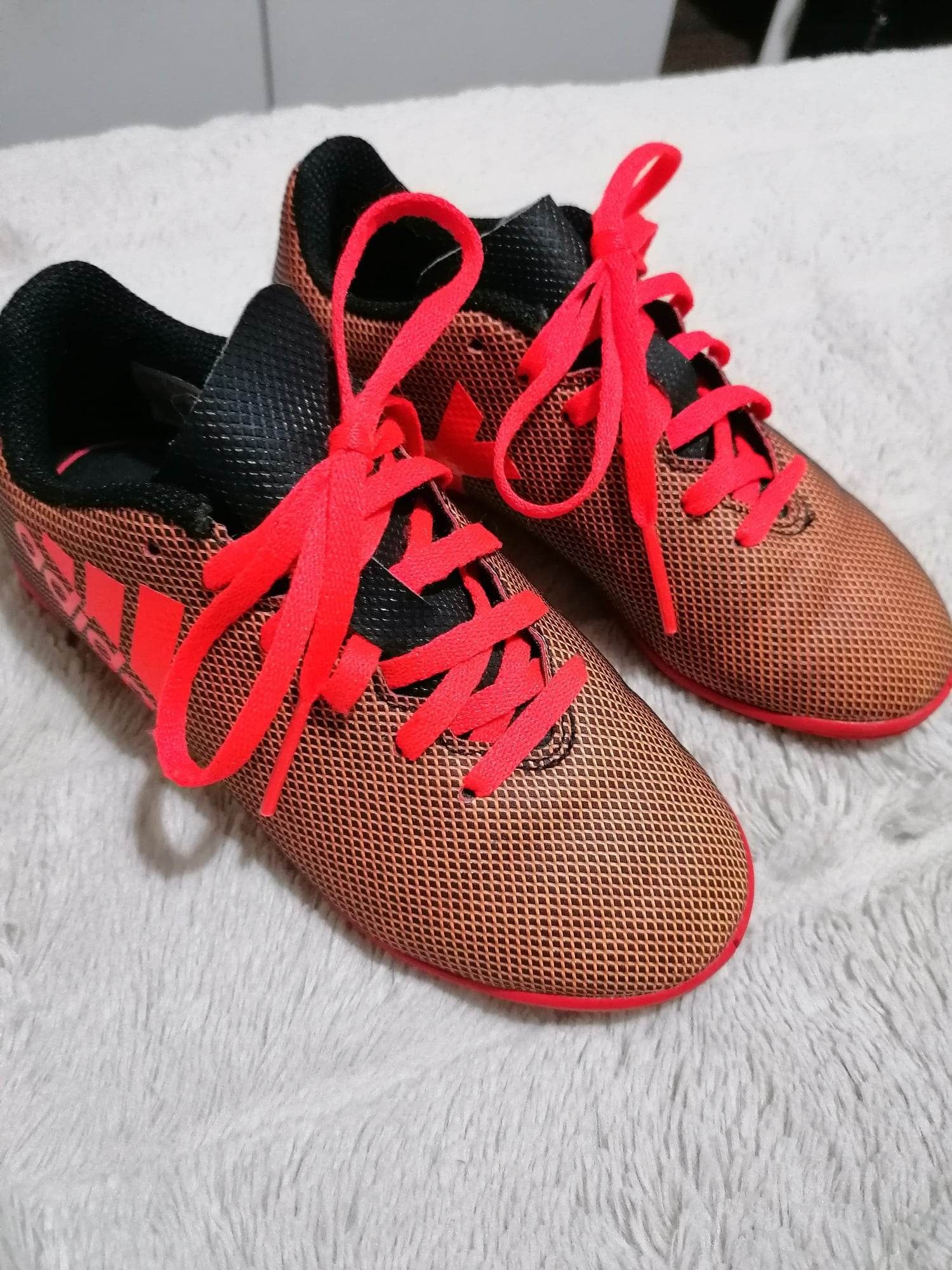 Детски футболни маратонки adidas