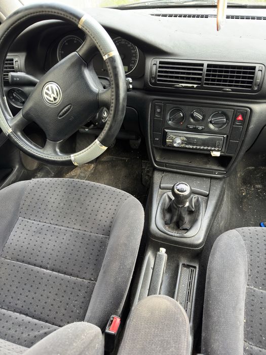 Vând Volkswagen Passat