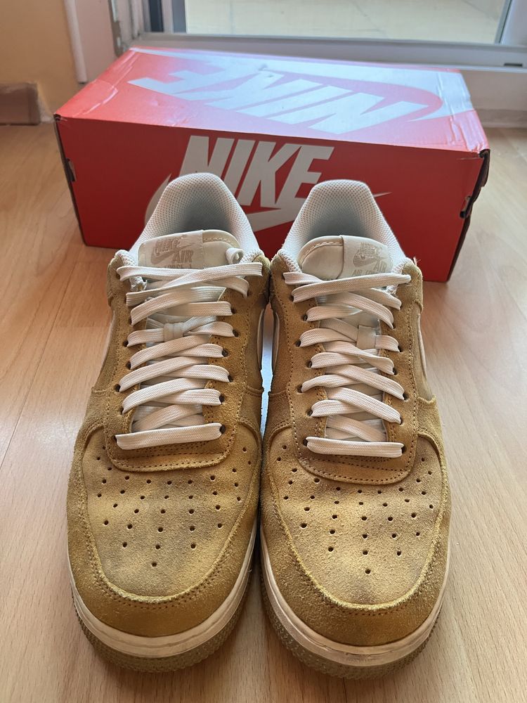 Обувки Nike Air force велур 42 номер