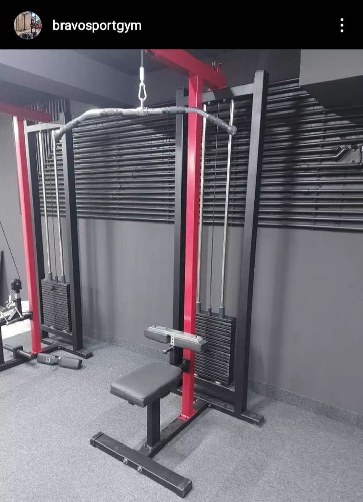 Aparat tractiuni scripete / Lat pulldown