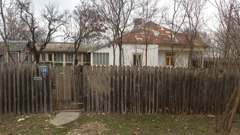 Schimb cu  imobiiare si auto casă Lanurile (viziru) asfalt dublă desch