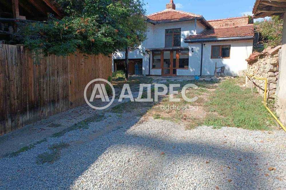 Продава се къща в гр. Разград!