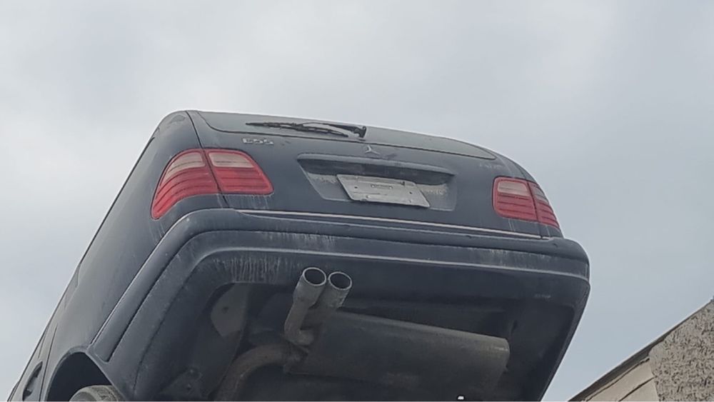 E50/55 AMG W210 седан и комби  задна броня,прагове гърнета