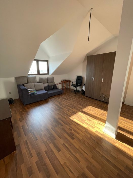 Închiriez casa 4 camere