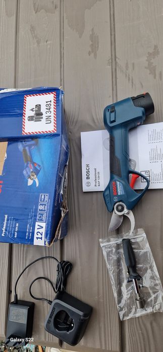 Bosch foarfeca de tăiat crengi pe acumulator