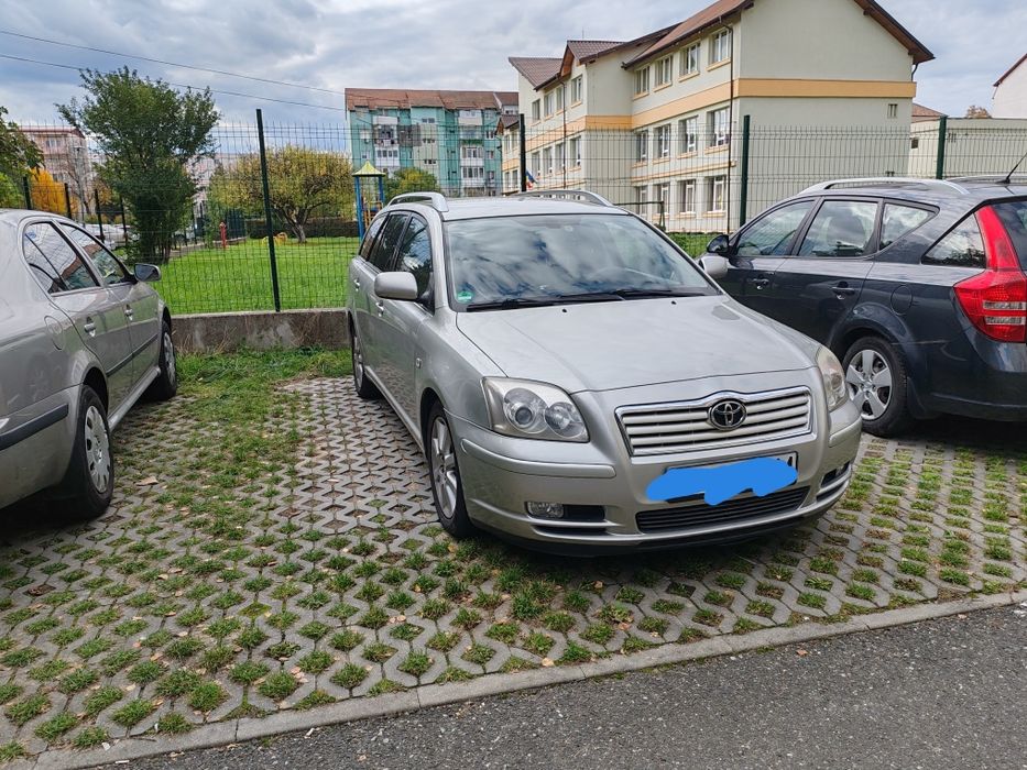 Toyota avensis 2003 -1,8 Benzina